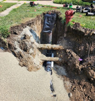 +Picture 4 ( Fire Hydrant Installation at 21' SNL of W. Winnemac Ave and 291' EEL of N. Laramie Ave)